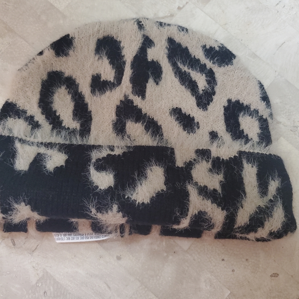 Winter Hat Leopard Print - image 5